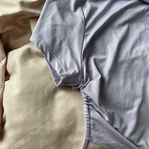 Lavender Mock Neck Ruched Top - Picture 4 of 7